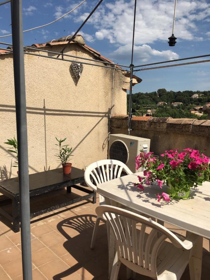 The Old Barn Villa La Tour-d'Aigues ภายนอก รูปภาพ